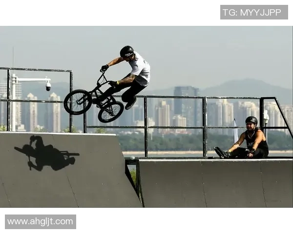 深圳极限运动队包夹现象解析与热点趋势探讨