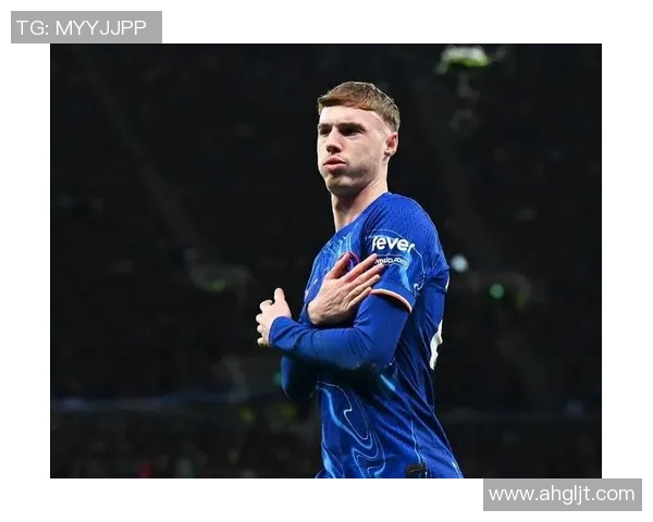 热刺续约17岁小将米奇摩尔身价飙升至1800万欧元引发关注